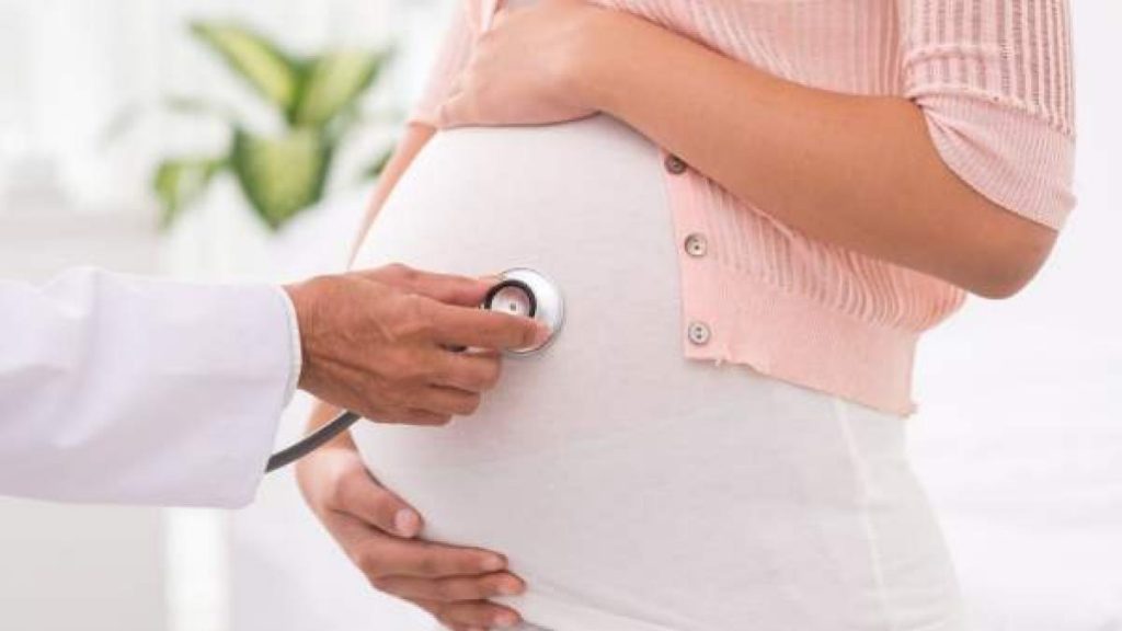¿Estás embarazada en medio de la pandemia de coronavirus?  Esto es lo que los médicos han observado hasta ahora