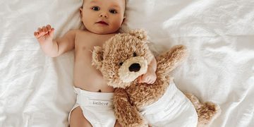 Esta nueva marca de pañales tiene como objetivo ayudar a combatir la necesidad de pañales en Estados Unidos.