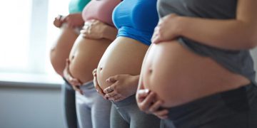 La dieta y el ejercicio pueden reducir el riesgo de una cesárea, según un estudio