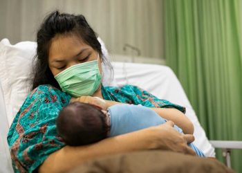 Embarazo y COVID-19: la madre protege al bebé de la infección y puede transmitirle anticuerpos