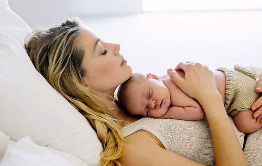 Amber Heard, la actriz de Aquaman 2, presentó a su hija que nació gracias a una madre sustituta